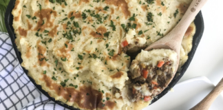 Image: Homemade shepherd's pie in a cast iron skillet