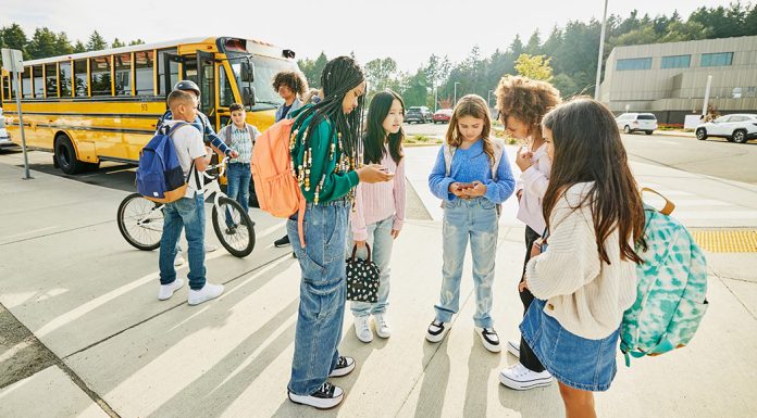 Smart watch, flip phone, smartphone? Verizon Family Weekend