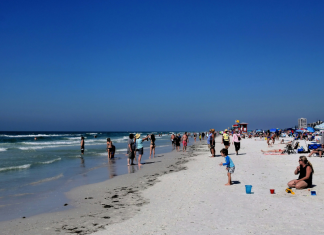 Image: Families enjoy the beach on Siesta Key