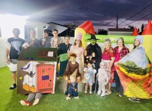 Image: A family dressed up as characters from The Wizard of Oz