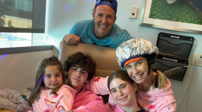 Image: Lindsey with her family