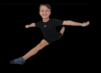 Image: Boy in a split