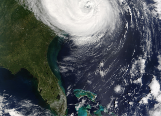 Early Pre-Season Hurricane Threatens Florida’s East Coast Image: A hurricane off the coast of the US