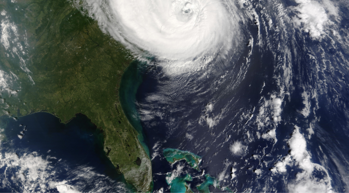 Early Pre-Season Hurricane Threatens Florida’s East Coast Image: A hurricane off the coast of the US