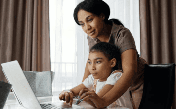 Special Accommodations in School: 5 Steps to Obtain Them A mom helps her daughter with her school work