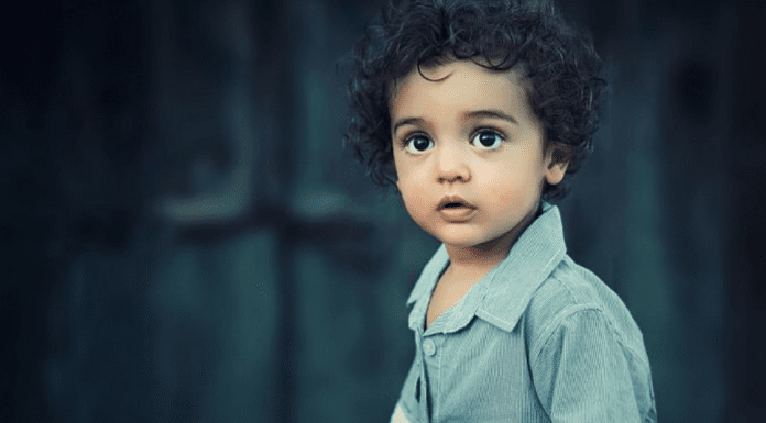 A picture of a little boy