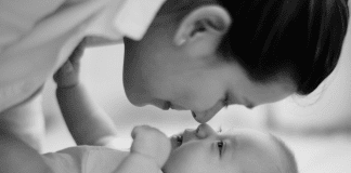 Image: A mom rubbing noses with her baby (6 Tips for the Fourth Trimester Kristin Parke Contributor Miami Mom Collective)
