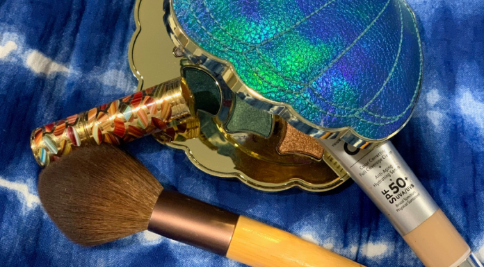 Summer Makeup Trends for Moms: Let it Glow