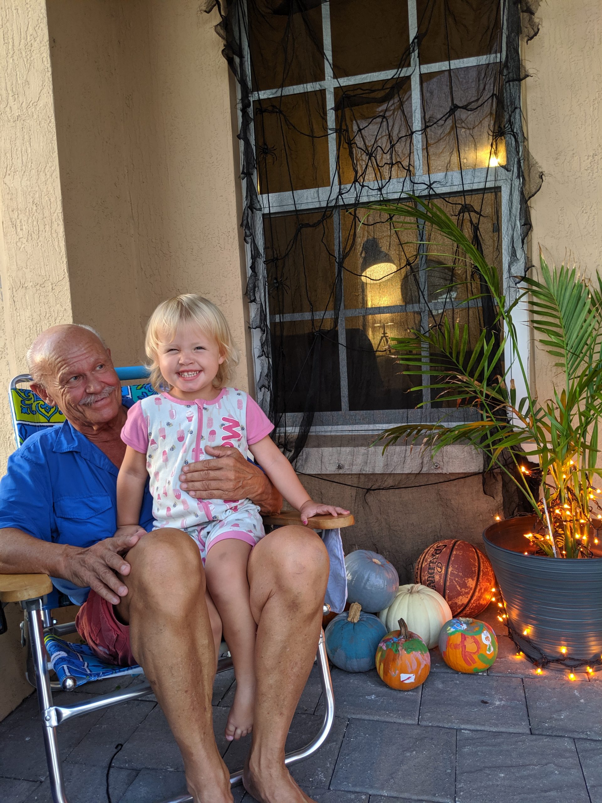 Rachel's dad with her daughter (Rachel Hulsund Contributor Miami Mom Collective)