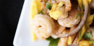 Recipes: 3 Inspirations to Help You Keep Your New Year’s Resolutions Mango salsa with shrimp (Recipes: 3 Inspirations to Help You Keep Your New Year's Resolutions Janeris Marte Contributor Miami Mom Collective)