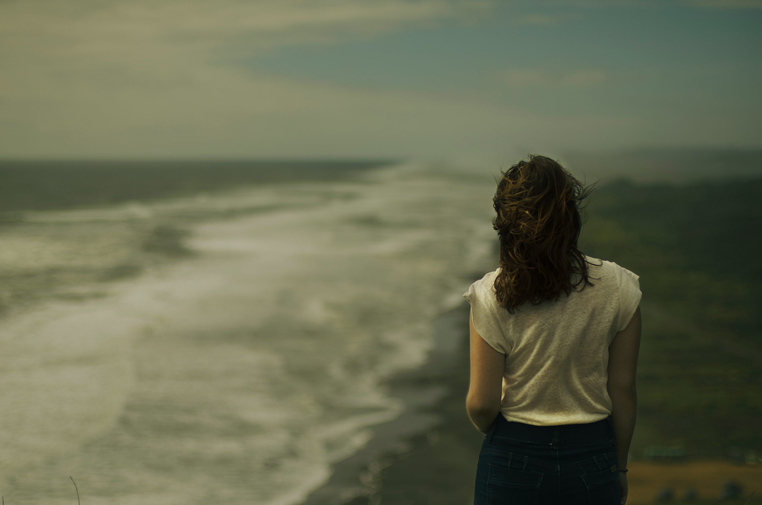 Good Grief: Sitting With Sadness During the Holidays Becky Gonzalez Contributor Miami Mom Collective