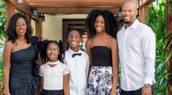 Holiday Family Photoshoot: How to Make It a Positive Experience Holiday Family Photo Shoot: How to Make It a Positive Experience Sharonda Stewart Contributor Miami Mom Collective