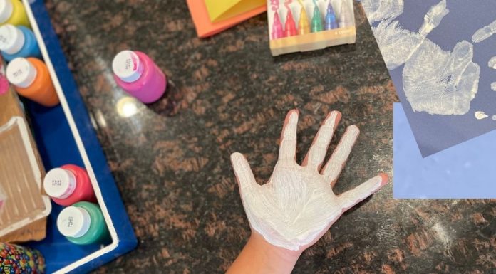 Hanukkah Crafts: 3 Super Simple Menorah Crafts for Kids Hanukkah Crafts: 3 Super Simple Menorah Crafts for Non-Crafty Moms Rachelle Haime Contributor Miami Mom Collective