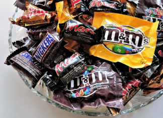 Halloween Candy: How to Enjoy It in Moderation | Dr. Bob Pediatric Dentist Lynda Lantz Contributor Miami Mom Collective