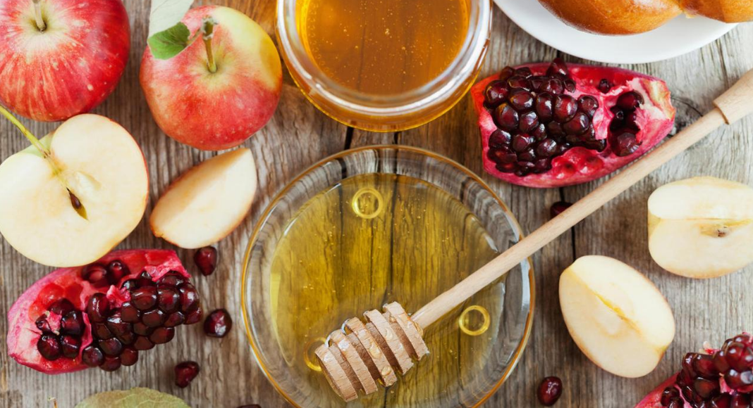The Jewish New Year: How to Celebrate Rosh Hashanah Bella Behar Contributor Miami Mom Collective