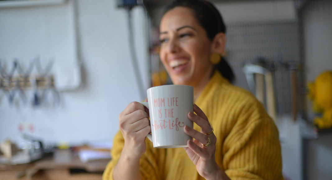 Mamá emprendedora: 3 consejos para tomarte fotos profesionales Mamá emprendedora: 3 consejos para tomarte fotos profesionales Macy Calder Contributor Miami Moms Blog