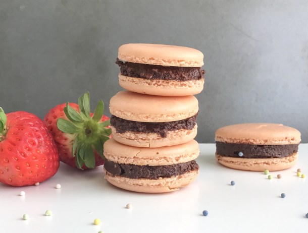 valentine's macarons