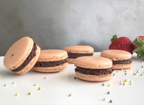 valentine's macarons