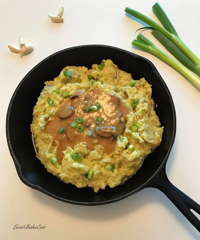 Image: Homemade garlic mashed potatoes