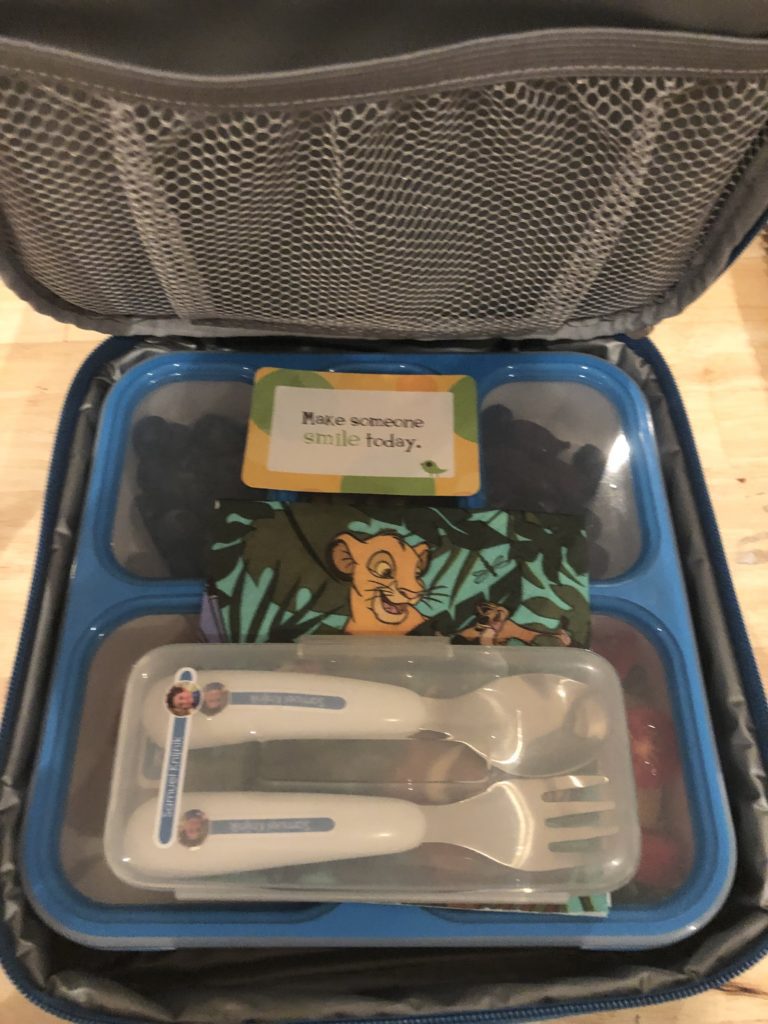 lancheira com um guardanapo divertido Bruna Knijnik Contributor Miami Moms Blog