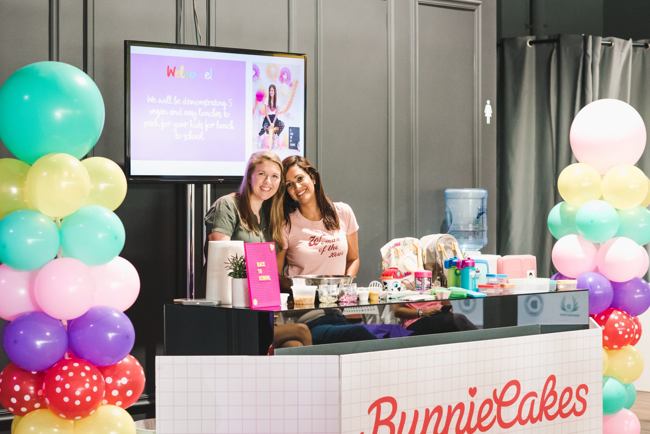 MIAMI MOMS BLOG DOWNTOWN DORAL BUNNIE CAKES