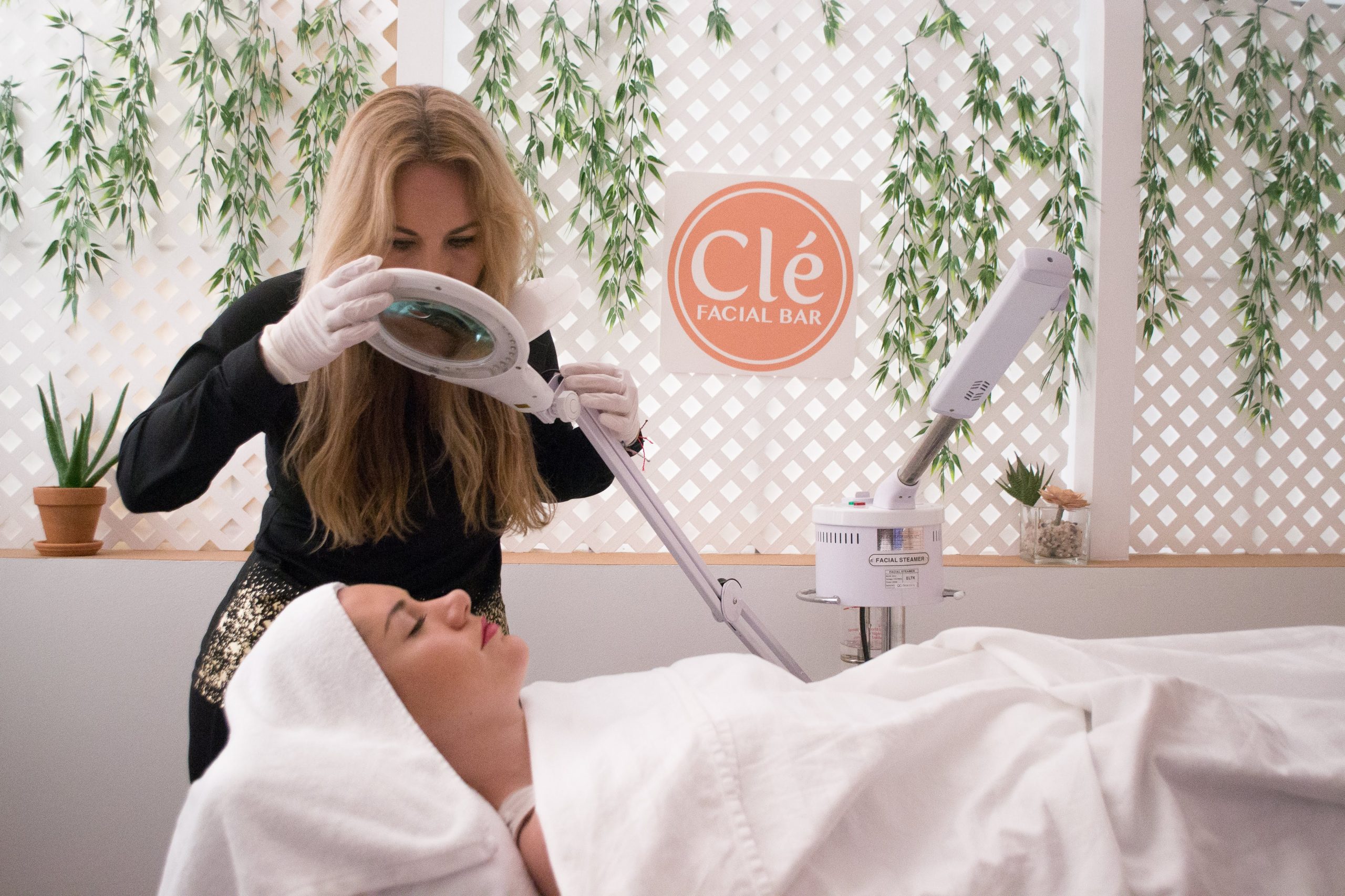 Facial Cle: Get Ready for Your Glow-Up at Miami's First Facial Bar Lynda Lantz Contributor Miami Moms Blog