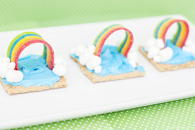 Image: Rainbow graham cracker snacks