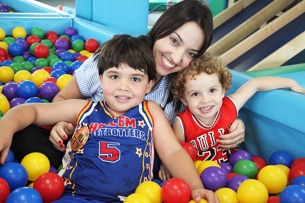 Miami Moms Blog Welcomes: MIA Mom Bruna Knijnik Bruna & Sons Miami Moms Blog Dá Boas Vindas: Mamãe de Miami Bruna Knijnik Contributor