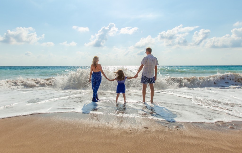 Miami Moms Blog Welcome Family On Beach